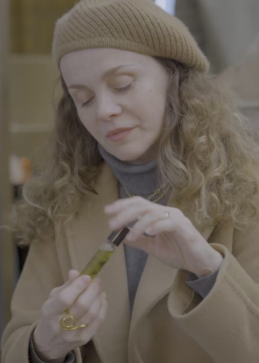 5 things you should know about mood-boosting perfume oils